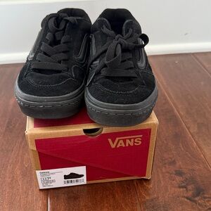 Vans Kids Black Low-Top Lace-Up Sneakers Like NEW!